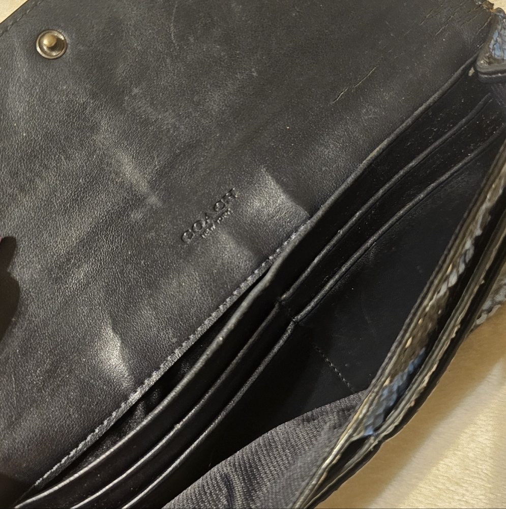 Coach Wallet - Picture 6 of 6